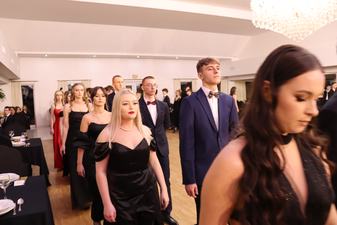 Uczniowie II LO w Wieluniu studniówkę mają już za sobą!